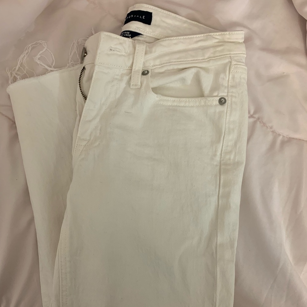 Aeropostale, low rise straight leg white jeans size 0
